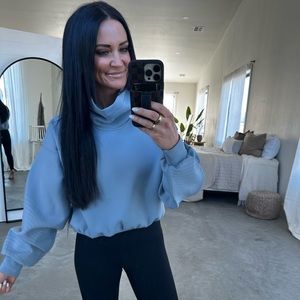 Lululemon Full Flourish pullover. Cornflower blue. Size 8. NWT.